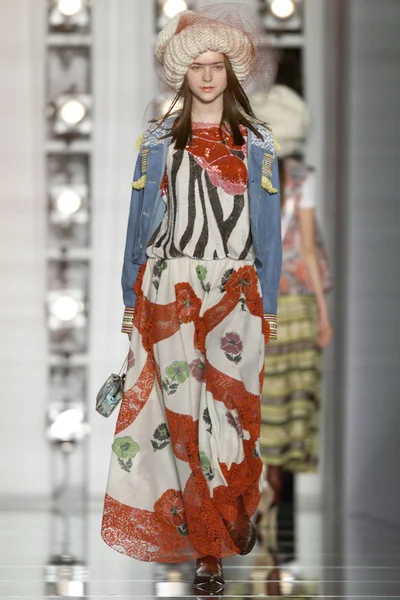 Look 48
